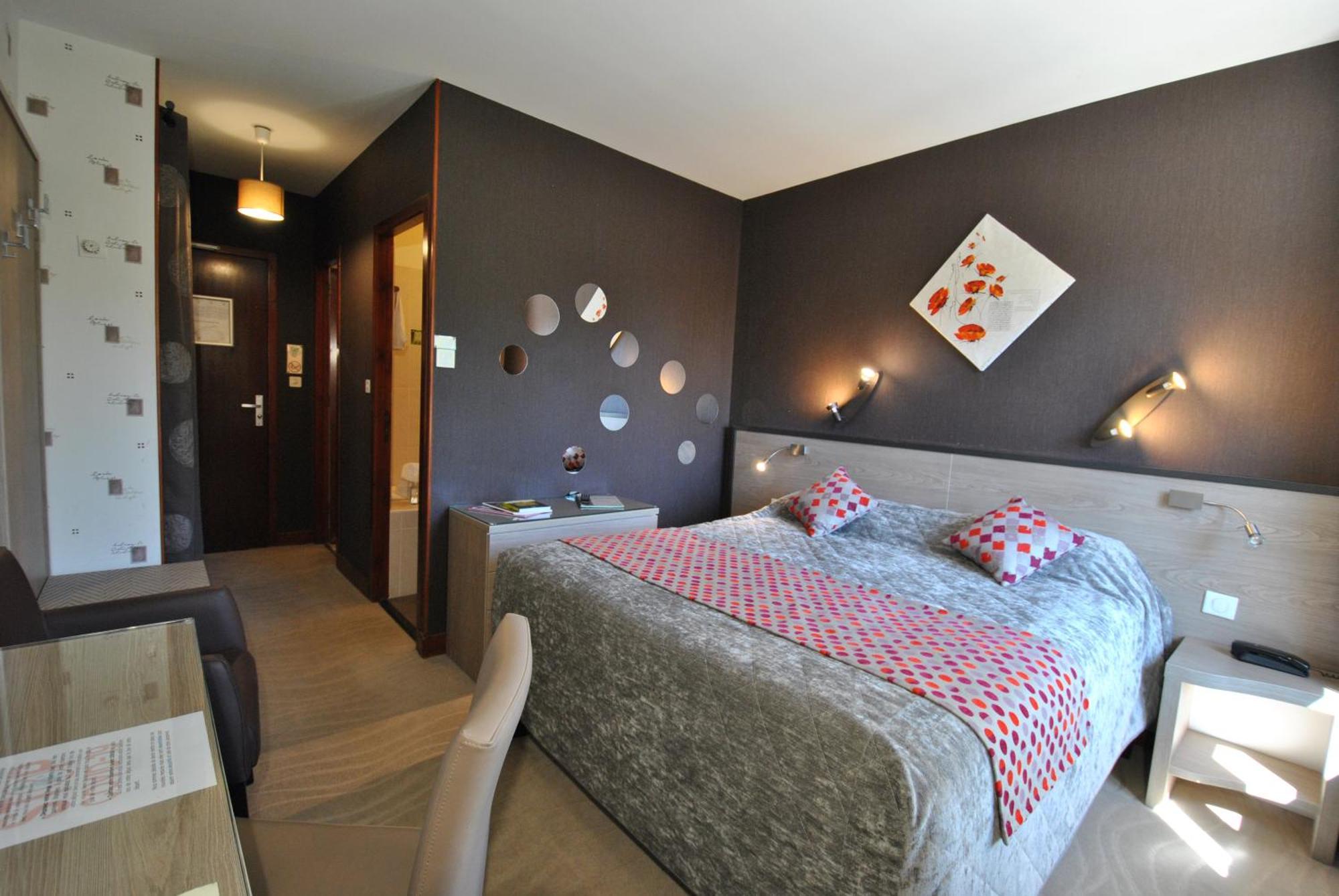 Logis Hostellerie Du Perigord Vert Брантом Экстерьер фото